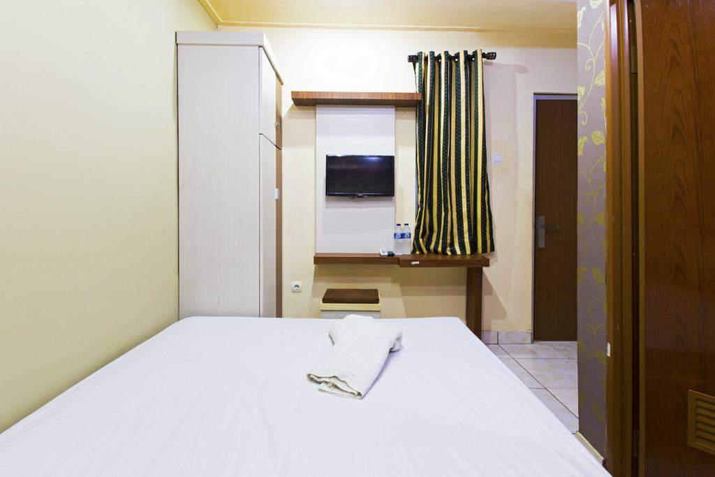 Hotel Reddoorz @ Tebet Asem Baris Jakarta Exterior foto