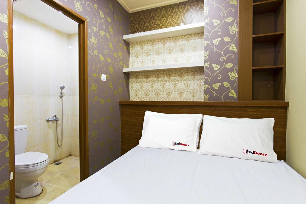 Hotel Reddoorz @ Tebet Asem Baris Jakarta Exterior foto