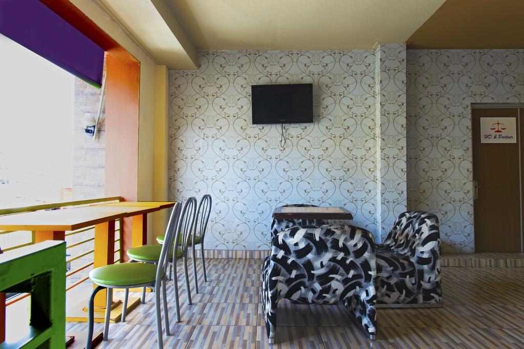 Hotel Reddoorz @ Tebet Asem Baris Jakarta Exterior foto