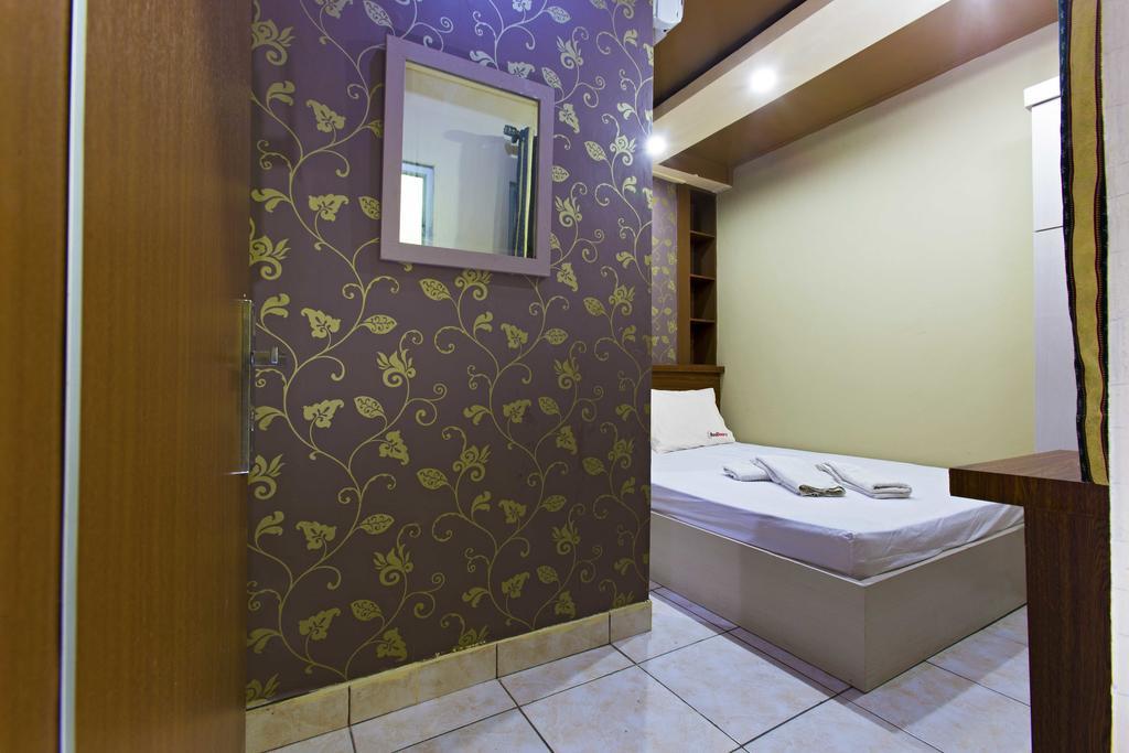 Hotel Reddoorz @ Tebet Asem Baris Jakarta Exterior foto