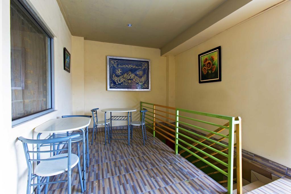 Hotel Reddoorz @ Tebet Asem Baris Jakarta Exterior foto