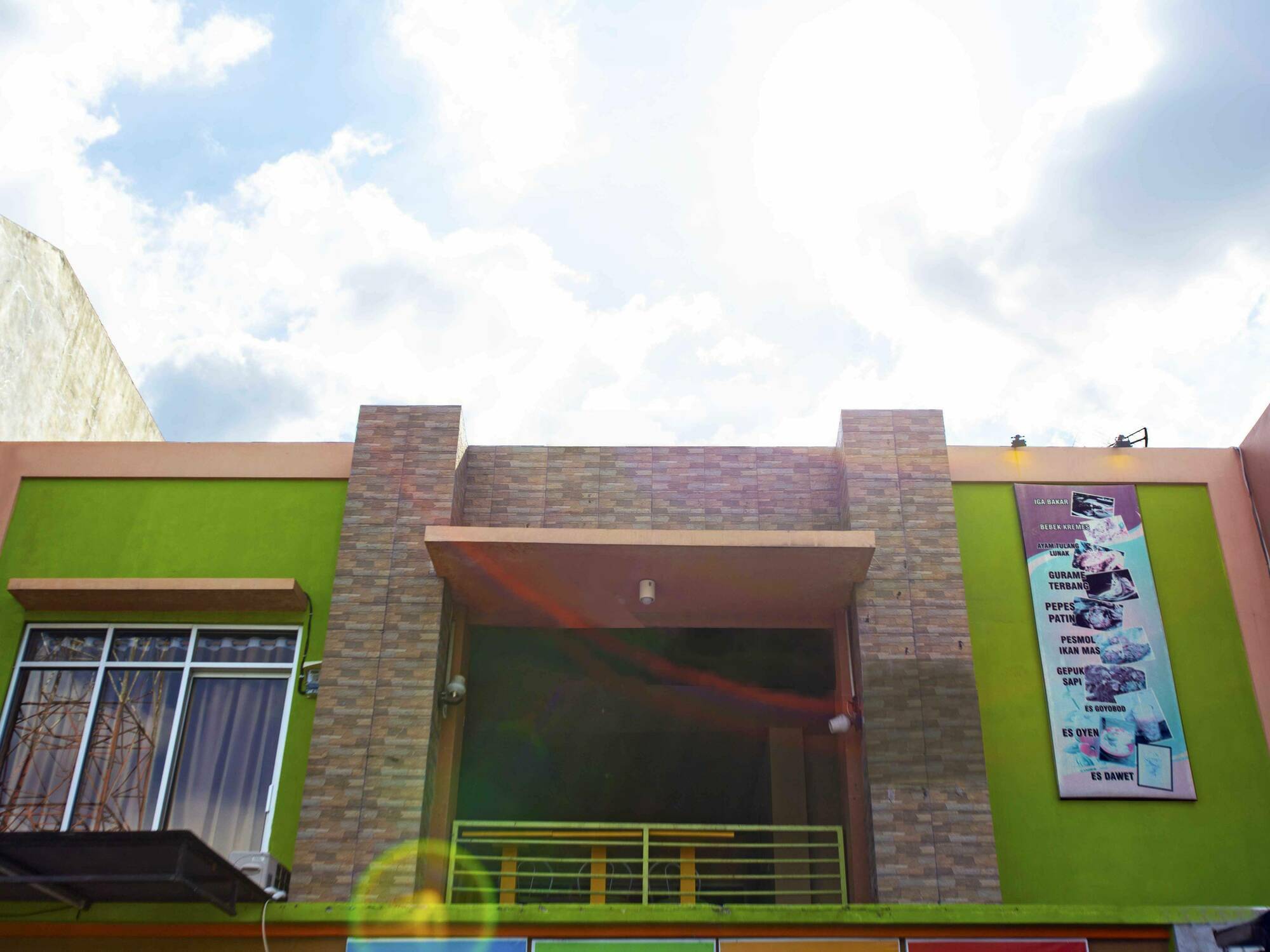 Hotel Reddoorz @ Tebet Asem Baris Jakarta Exterior foto